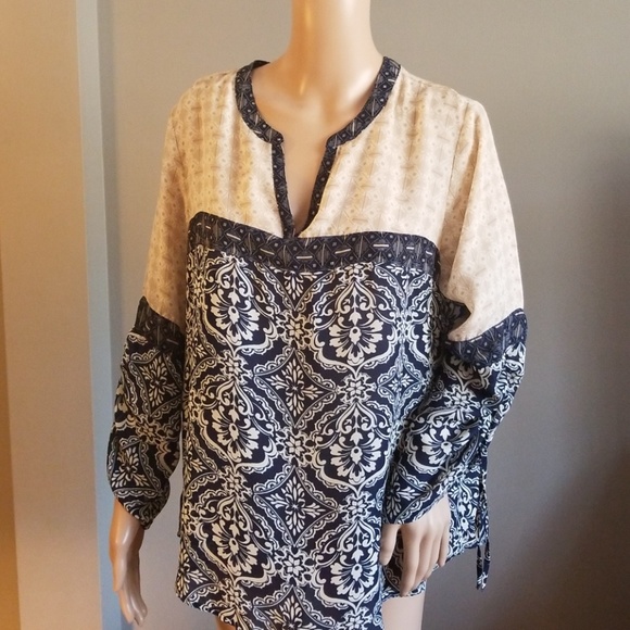 dressbarn Tops - DRESSBARN LONG SLEEVES BLOUSE